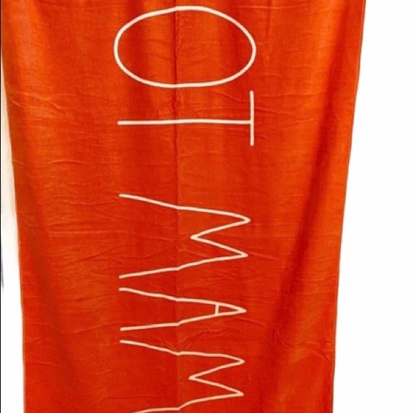 Rae Dunn Hot Mama beach towel - Picture 2 of 2